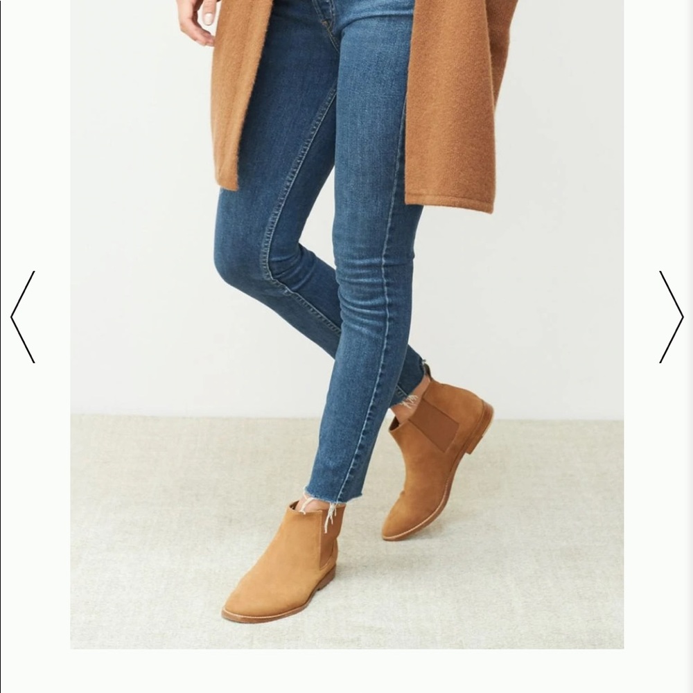Jenni Kayne booties - NEVER WORN. They are too big for me 😥